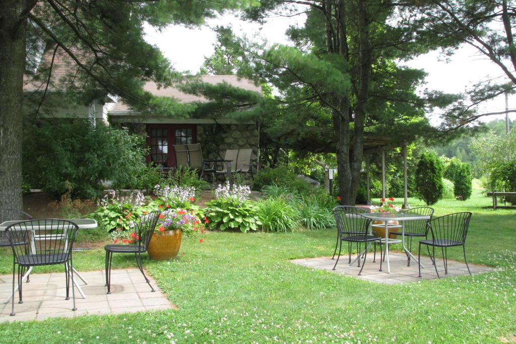 Auberge Le Flores GrandʼMère Buitenkant foto